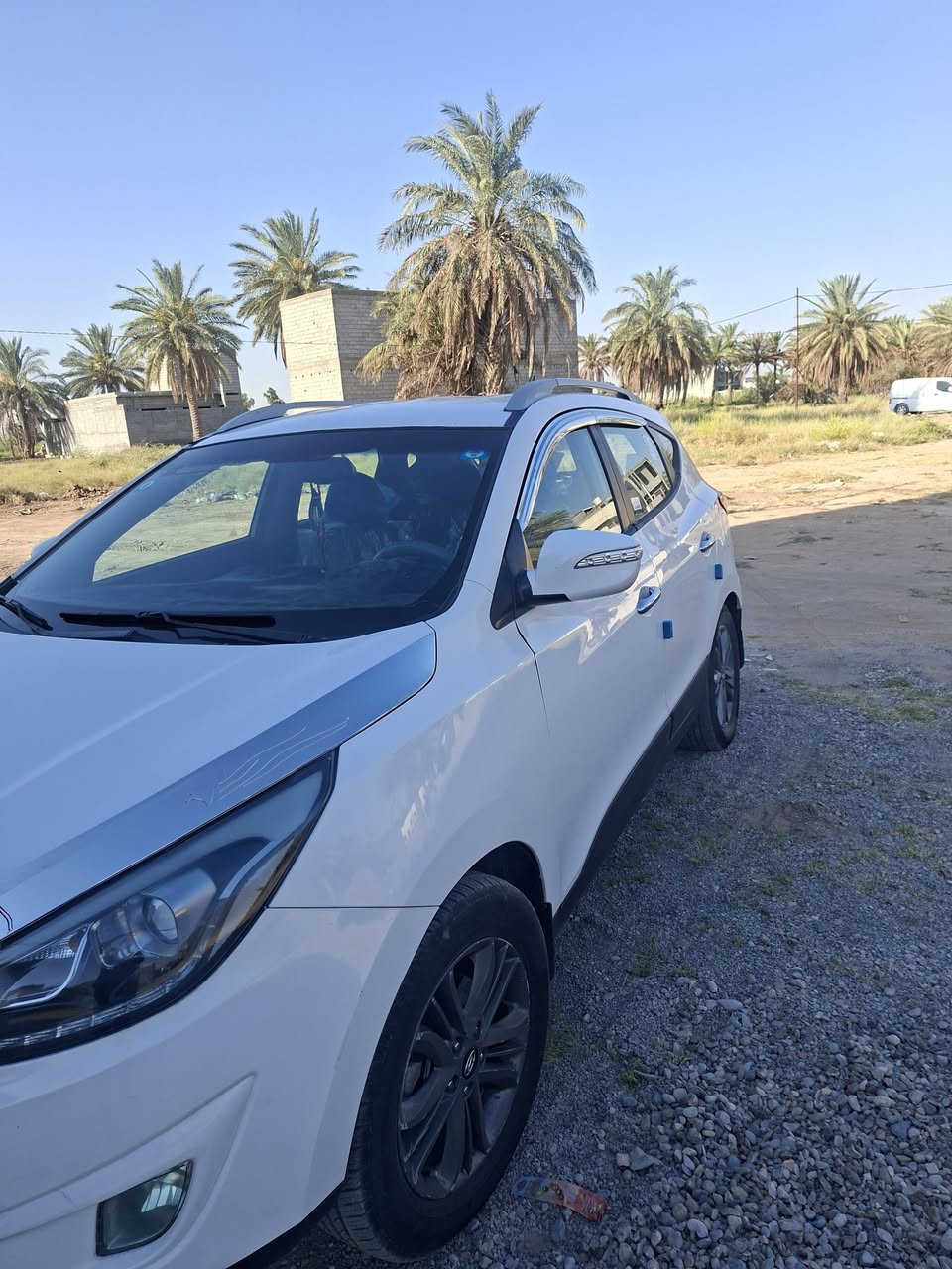السلام عليكم
توسان ٢٠١٥ خليجي محرك ٢٠٠٠ 
سياره جاهزه كامله حزام صبغ سبب تكشير سياره احلا من الصوره
تبريد ثلج 
تخم تاير جدد
رقم بغداد انكليزي كامل سنويه حد ٢٠٣٠
السعر ١١٨ بي مجال للطيبين
مكان سياره ديالى بعقوبة
رقم تلفون ***********
