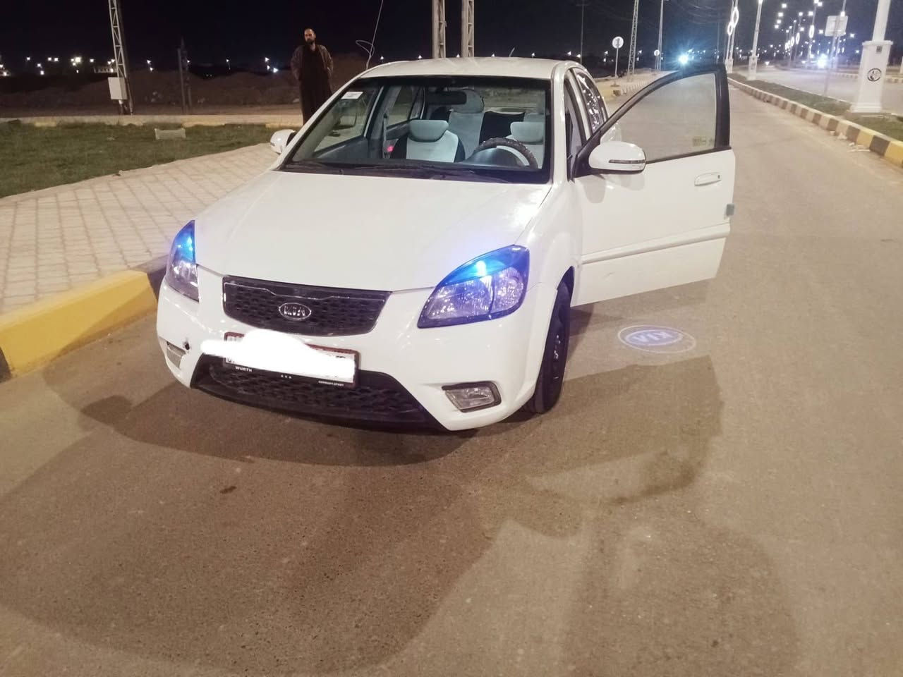 السلام عليكم ريو 12للبيع سياره مكفوله من الضربه والصبغ والتبديل سياره جاهزه
حداديه جديده تواير جدد سياره خير من الله مال جناي 
تاخذه كبل للشارع ماعوزه اي شي مكان السياره ناصريه 
الصخيين مكلف بالنشر هذه رقم راعيه ***********
