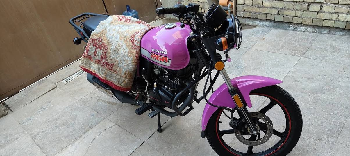 السلام عليكم 
للبيع
دايوان 2023 مكينة 200 مرقم كربلاء الانكليزي يعني بيها رقمين الدراجة مكفوله ونظيفه مثل مشوفون 
السعر مليونين و550 وبيها مجال ومكاني كربلاء 
للتواصل ***********
