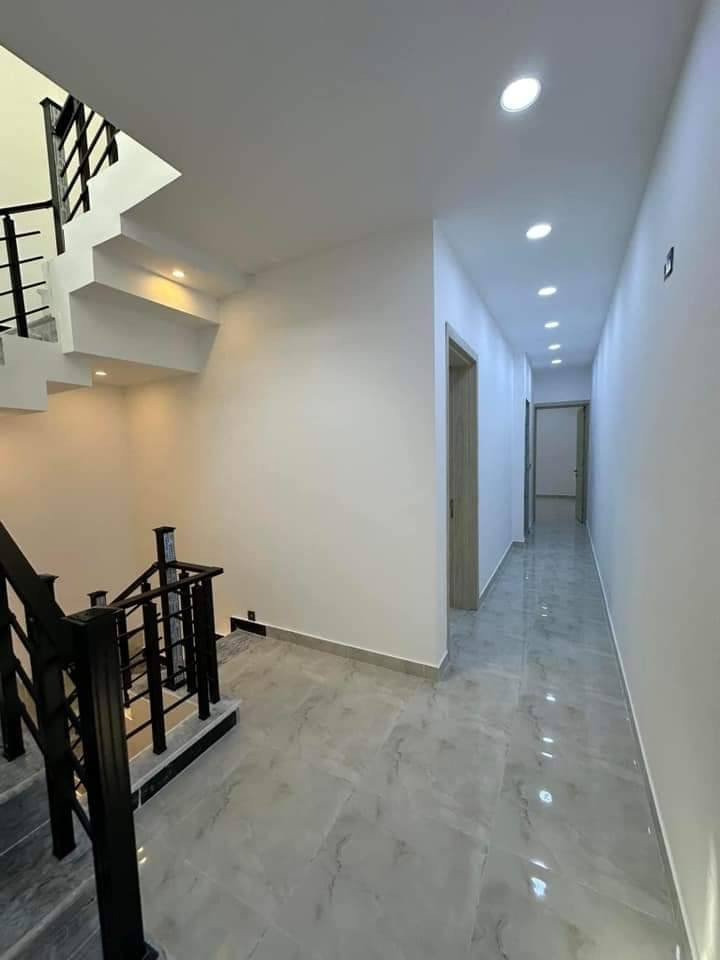 أشتغل صباغ بيوت تصليح بياض صبغ وجهات بنايات عاليه تغليف وراق جدران طلس ستان شغل مرتب ونضيف من @بغداد***********
