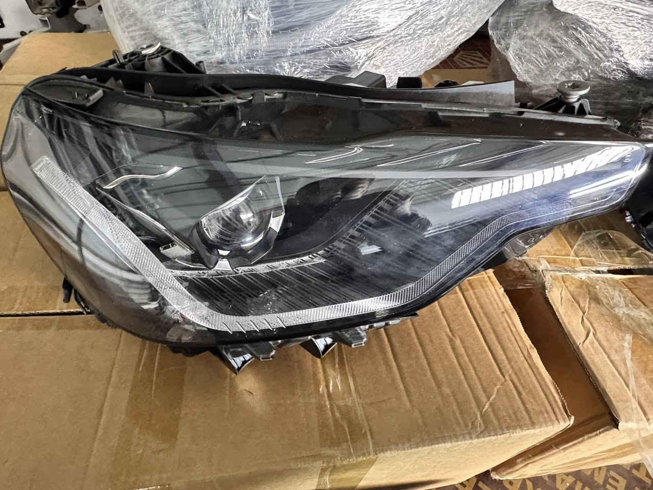 سلام عليكم
‏من رخصة آدمين متوفر لايتات  BMW G42 +G87￼ M2
‏عنوان أربيل  شاري بازرگانى B21
***********￼
