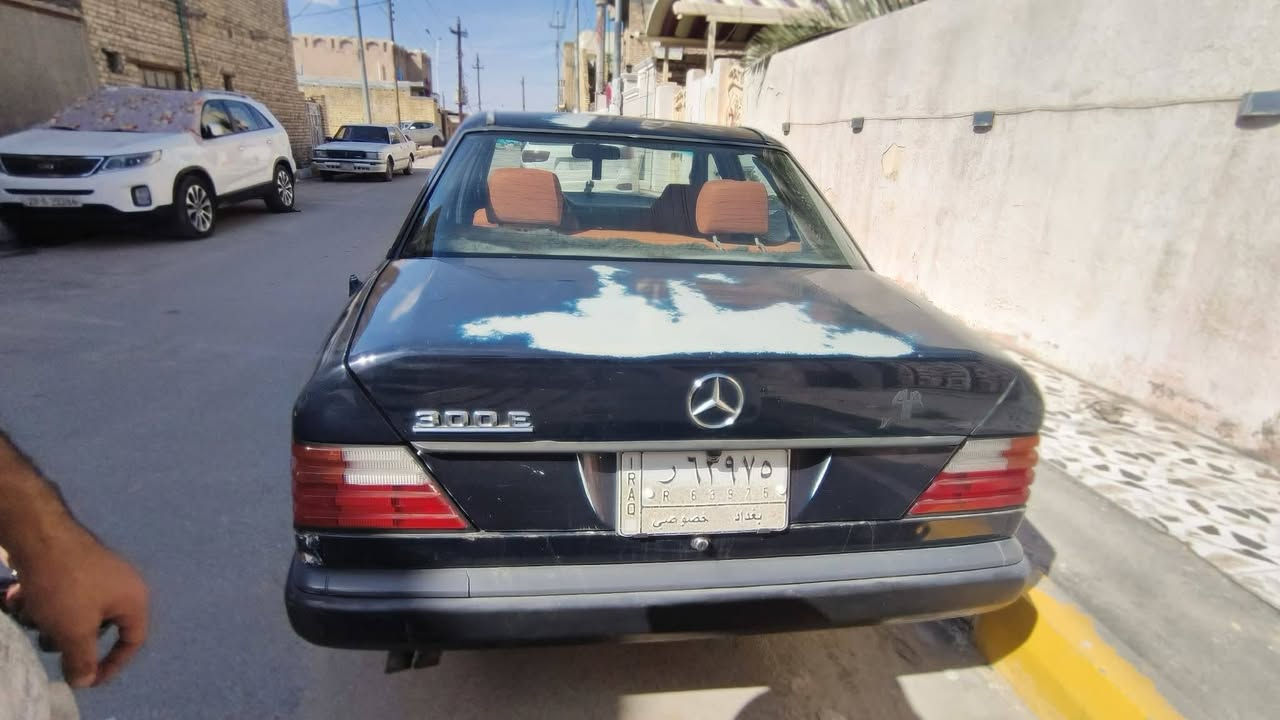 ماريدس دب ٨٩ بلاد محرك عنكبوت 
سيارة مال جناي نضيفة على وضعها مامصبوغة السيارة بيها جراد الجنطة والقمارة كشرتها صافية وخياس مابيها وقواعدها نضيفة جديدة حدادية جديدة سعرها ٥٥ورقة بسمي ناصريه مركز ***********
