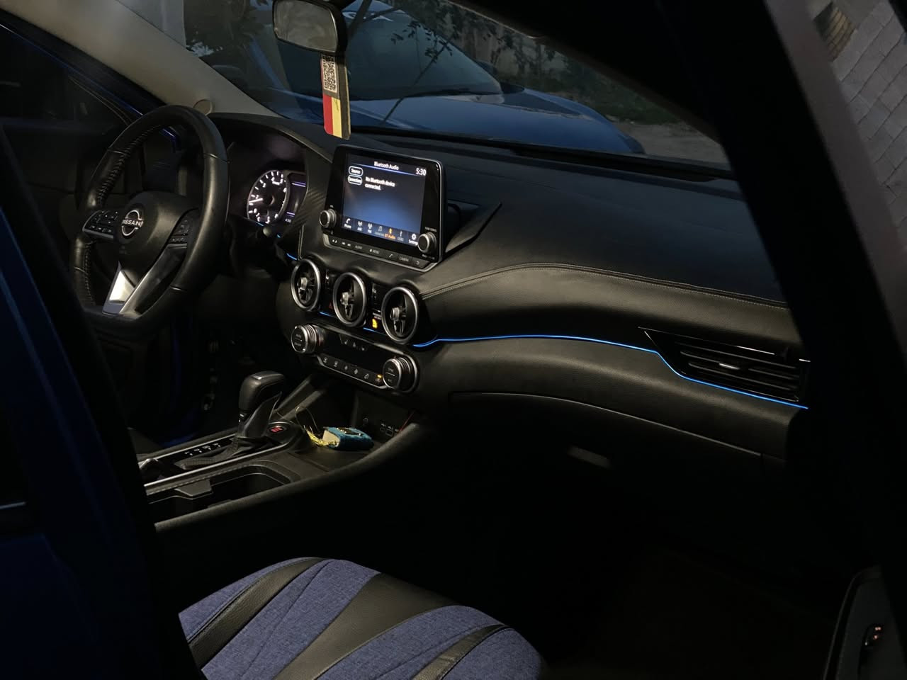 السلام عليكم
نيسان سنترا💙 
موديل 2024
وارد امريكي 
فئة sv
مواصفاتها
رادار امامي 
رادار خلفي وجانبي
نقطه عمياء 
حساسات امامي خلفي
مودات قياده 
وبيها اوتو هولد 
ومواصفاتها هواي بعد 
السياره مكينه وكير مكفولات 
بيها بنيد تعديل بيدي ار بدون دواخل وبدون ايرباك 
رقم اربيل بأسمي 
السياره جديده بمعنى الكلمه وبالواقع احلى من الصور 
السعر 165 وبيها مجال
الرقم ***********
