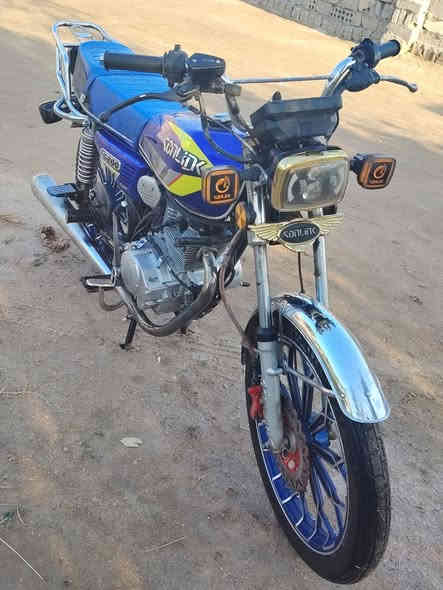 السـلام عليـكم 
للبيع، دراجه سونك موديل 2024 طالعه بشهر العاشر
خمسه گير مكينه 200 أوراق أصولي نضيفه حيل الدراجه
برغي مامبدل بيها بـ750
***********
