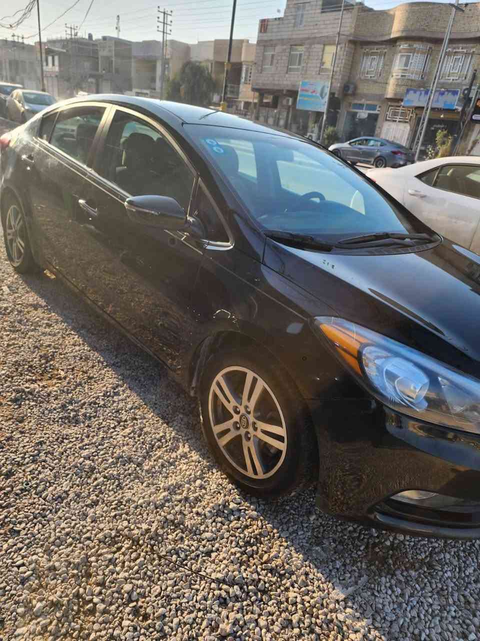 السلام عليكم فورتي للبيع  ٢٠١٥ بأسمي رقم بغداد انكليزي هزه وسنويه جديده  امريكي حادث جاملغات خلفيه صبغ وباب الخلفي الأيسر بجم سليم بدون حادث وبدون ارباك سياره جاهزه حداديه جديده امامي وخلفي حته دسكات مبدل ودبلات مبدل  تخم تاير وباتري كله جديد تبريد ثلج بالصيف مواصفات نص فول سياره جاهزه بدون نقص السعر ١٠٧ وبيها مجال للشراي للإستفسار ***********/ *********** مكان السياره كربلاء حي الاسره
