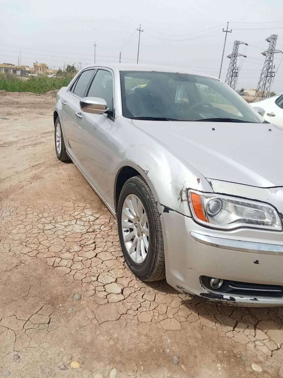 12بغداد انكليزي بأسمي بيها مكانات بارد 
تخم تاير وحدادية قبل شهر سعر 160وبيها مجال
***********
