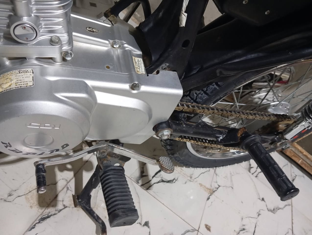 السلام عليكم دراجه رابيدو للبيع 
(اوراق اصولي) 
بوري رفيع بلاد
شلعه ومعدل 
مكاني حله شارع 80 يم مخبز مهند
السعر ب 625 وبيه مجال 
رقمي ***********
