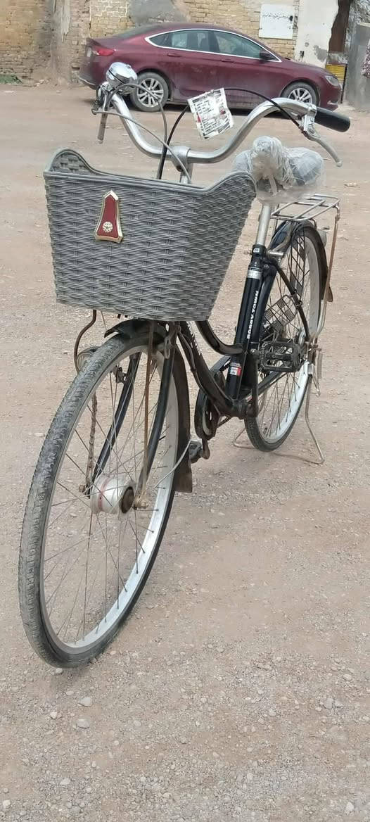 بيسكل للبيع حجم 26
سعره 80 بي مجال حك الجية


**إذا كنت صاحب هذا الإعلان وتريد حذفه لأي سبب، رجاءا أرسل رسالة إلى الدعم الفني**