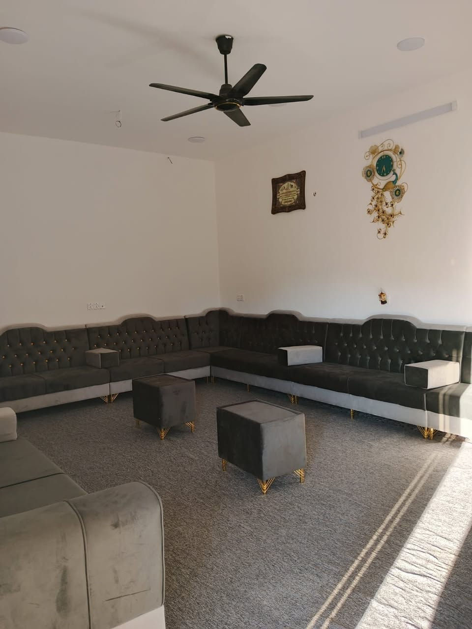 دار للبيع المساحة المساحة الكلية 625متر 
مساحة البناء 220متر موقع الدار الدوانم شارع البلوك مقابيل بانزين خانة القديمة 
***********
