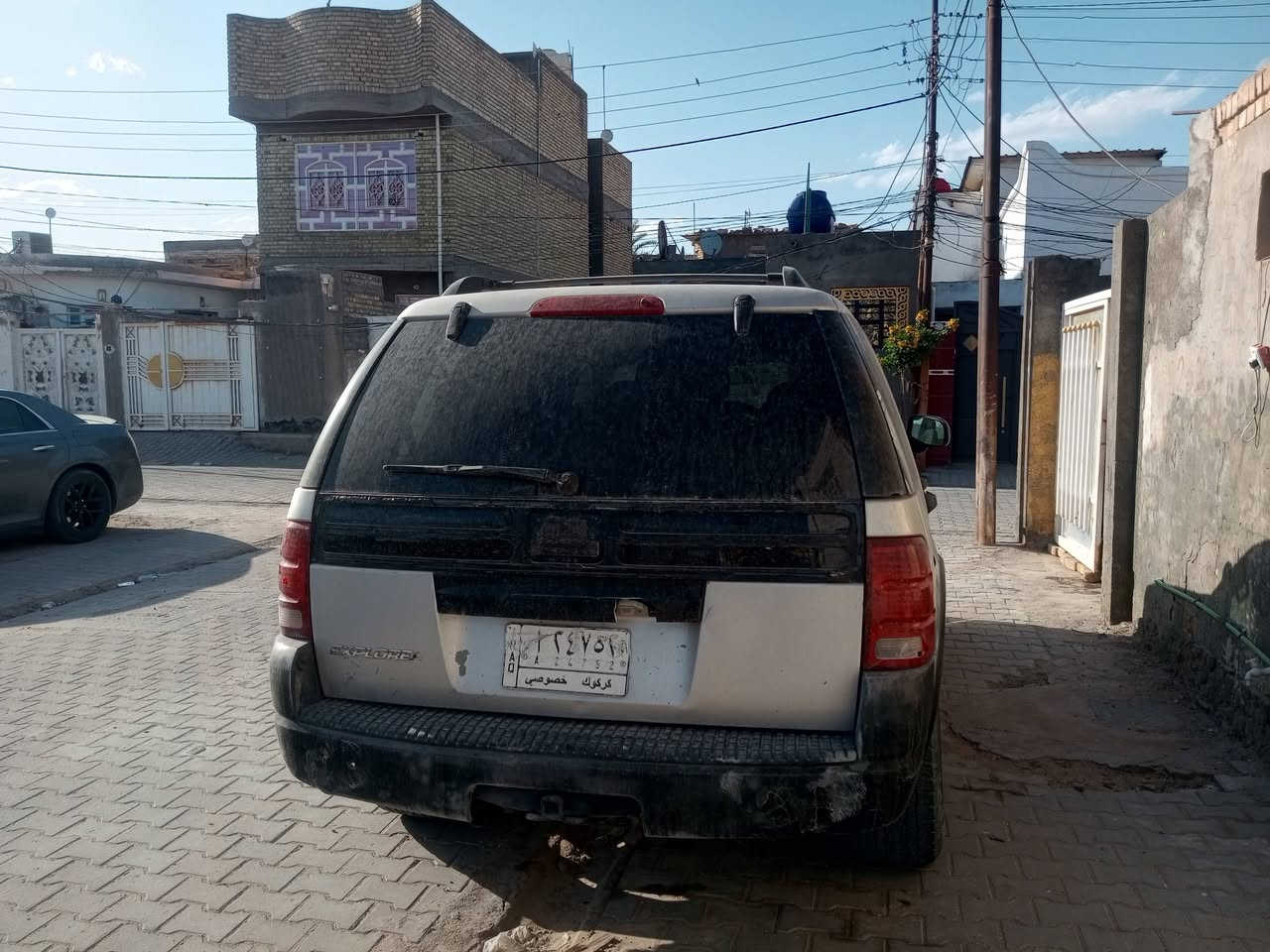 السلام عليكم عندي سياره فوكس اكسبلور مراوس ماكينه بيكا وجير بلادي 2002 العنوان بالنجف حي ني رقم هكر رقم رقمها كركوك ***********  الواتساب

