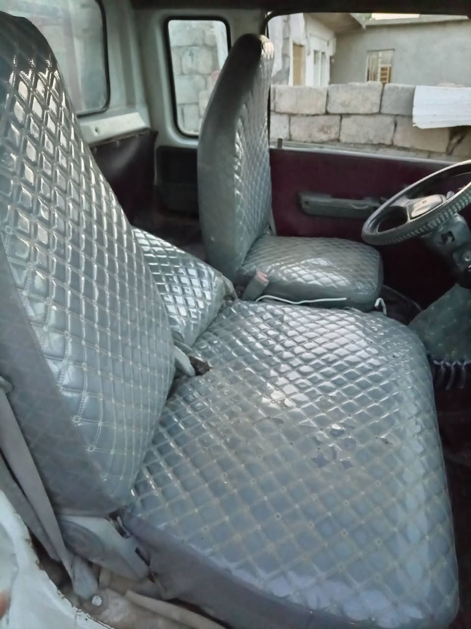 كيا موديل 96بنكو الون ابيض محرك شرط تواير شرط باتري جديدشاصي شرط ارقم مصطره  اسعر 48 ورقم صاحب السياره ***********
