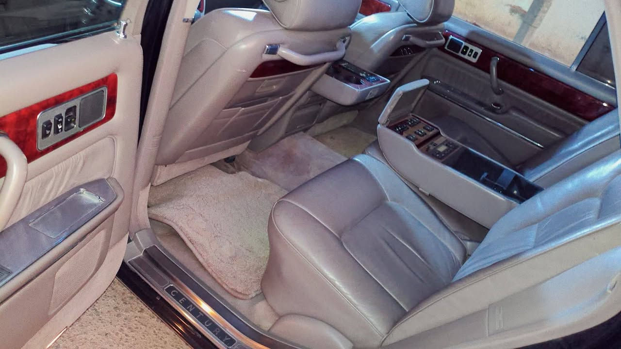 كراون سنشري ياباني
كصه قماره بيه رقم وسنويه 
جاهزه من كلشي تفاصيل اكثر 
***********
