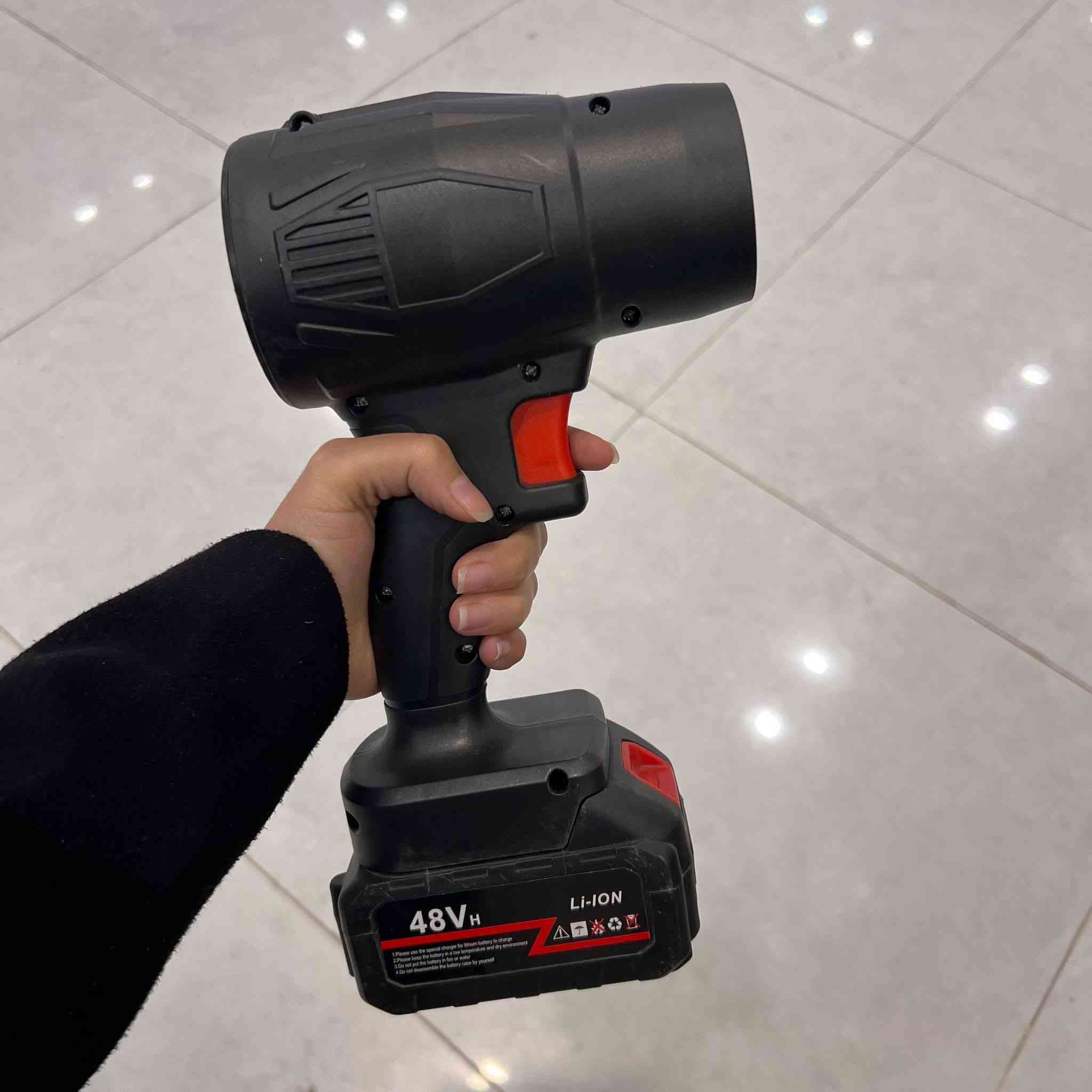 بلور هواء شحن قوي كلش كلش اذا مو هيج يشگ الكاع ترجعه سعره 15 الف
***********
