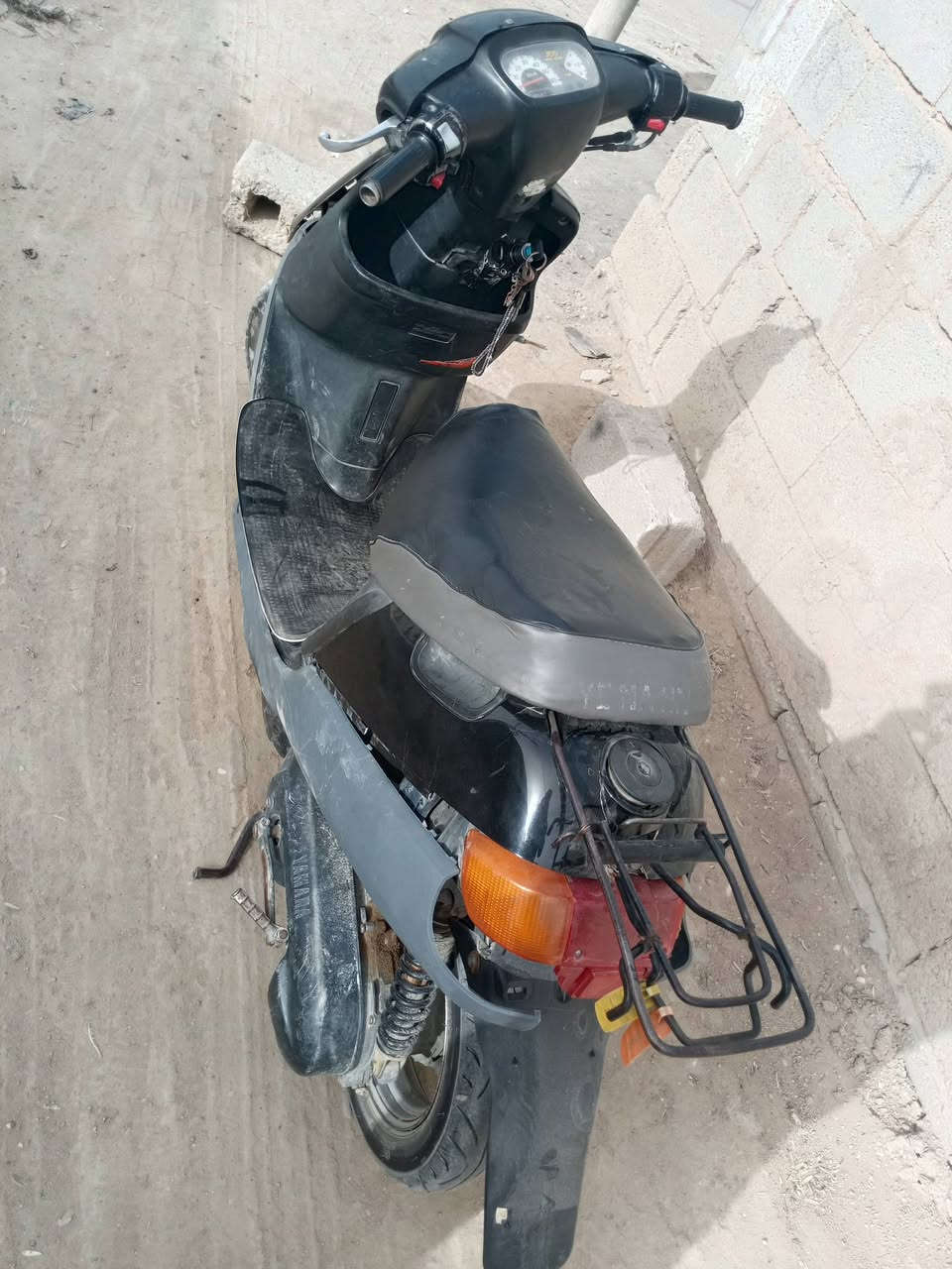 السلام عليكم دراجه للبيع طافيه دراجه ابيعه كوم حديد ما تشتغل العنوان حي العباس عمود 52 السعر 150 وبيه مجال الرقم ***********
