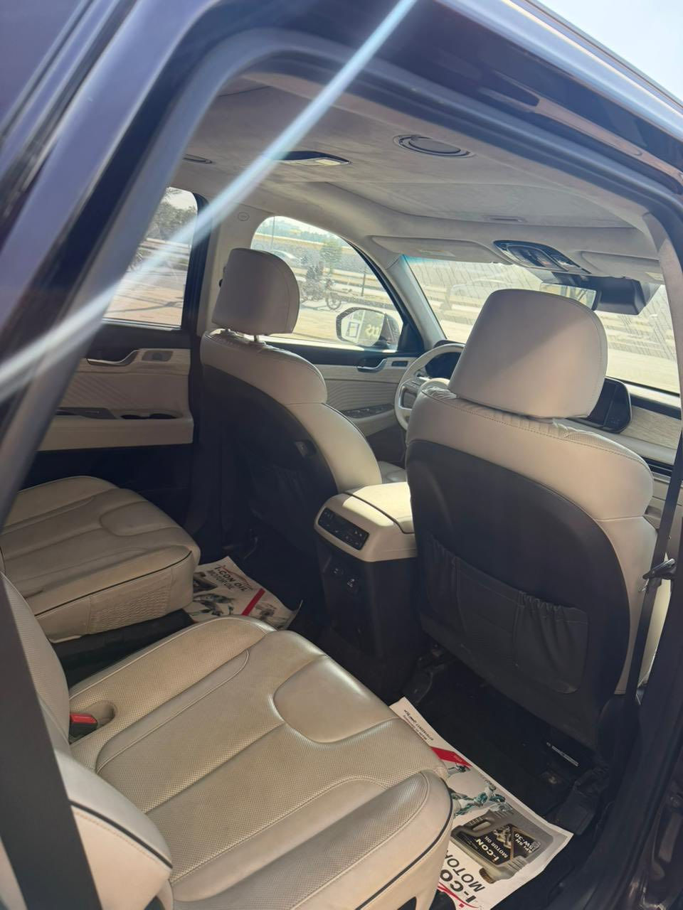 بلسايد 2022 السياره كلكراف اعلى فئه داخل ابيض سقف كنترا كشن منفضل كشن جلد اشاره مري كشنات تدفئه تبريد تشغيل عن بعد تقدم وترجع  بلريموت بصمات ابواب 5 كامرات موصفات هوي  ماشيه 58 الف حادثه جاملغ وبنيد والباب بي شويه ملاون جه الصدر مكانه كربلاء  بدون رقم السعر 245 للأتصال ***********  رقم الشاصي موجود بلمنشور
