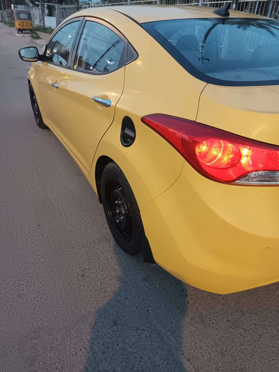 النترا ١٤ مكينة ١٦٠٠ فول مواصفات عدا الفتحة بصمه حساسات خلفيه المكان بغداد
السعر ١٠٠
***********
