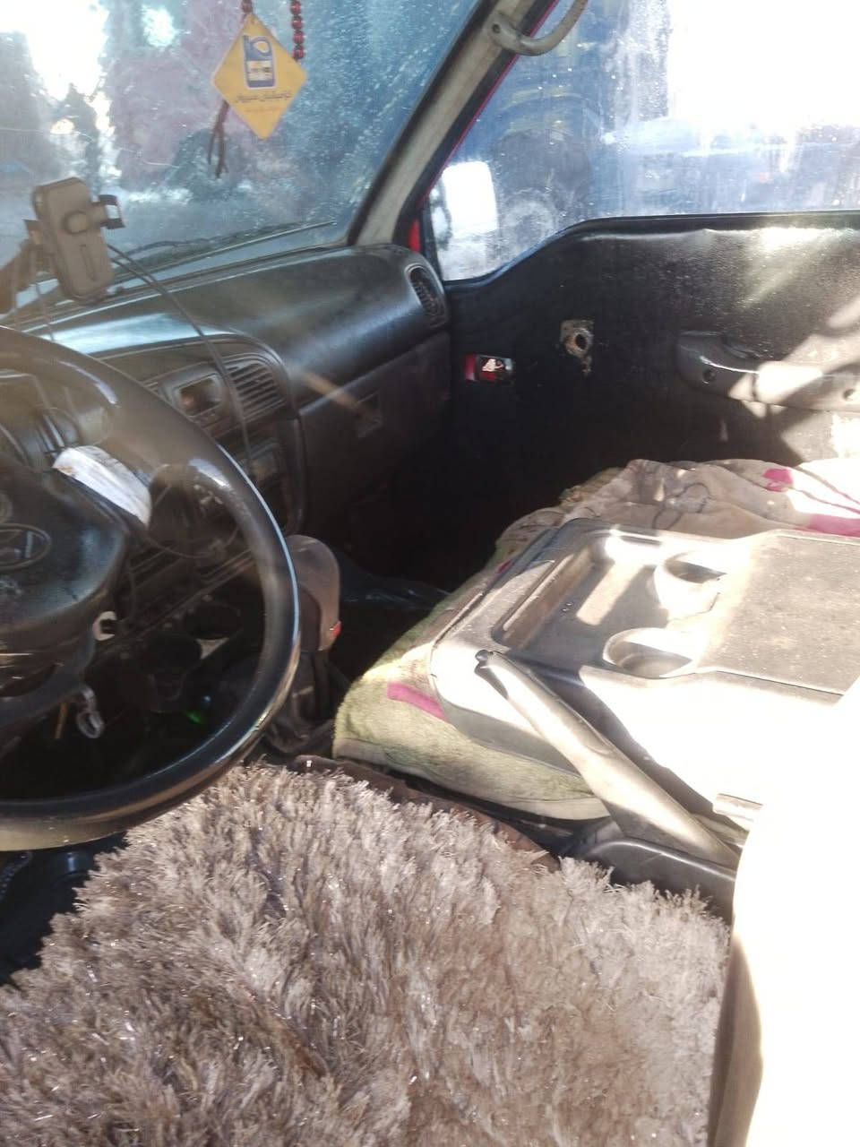 للبيع موديل 1998  ارم بلاستيك سليمانيه
كير و محرك شرط 
داخل نظيف تايرات جديد
مكيف حار شغال 
مكلف بنشر للاتصال اتواصل مع صاحب سيارة 
*********** عنوان 
مخيم قوشتبه
