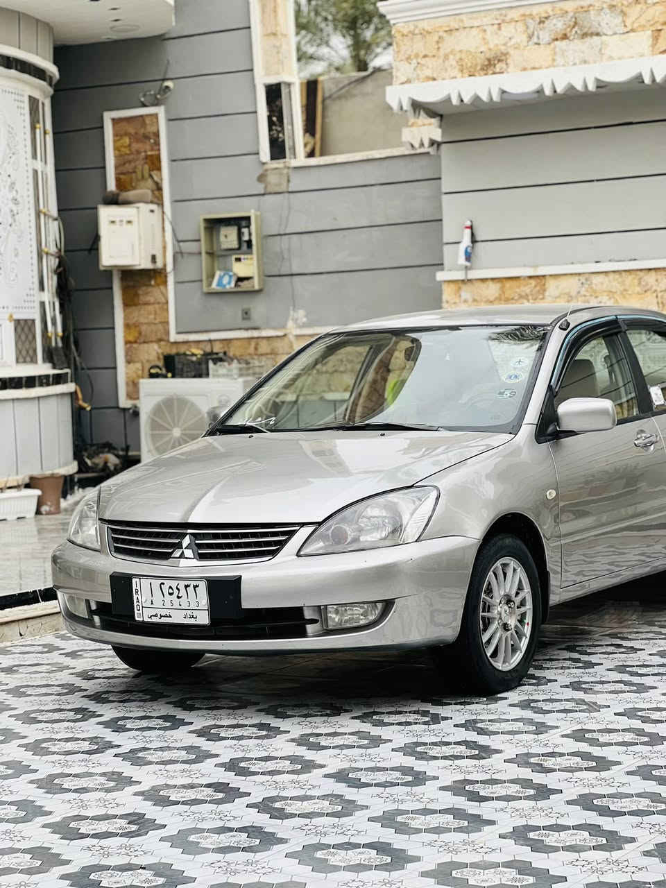 سلام عليكم لانسر موديل 2006 رقم بغداد بسمي سياره جديده بعده مصبوغه للجماليه بدون ضرر كير محرك كفاله مكينه 2000 تبريد ثلج تدفئه صدر أمامي خلفي جديد سياره مابيه اي نقص سعر(69)وبيه مجال مكاني ديالى سراجق ***********
