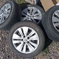 مكلف بالنشر طخم تواير شرط نضاف جاهزات بس تشدهن السعر.250   07717341200