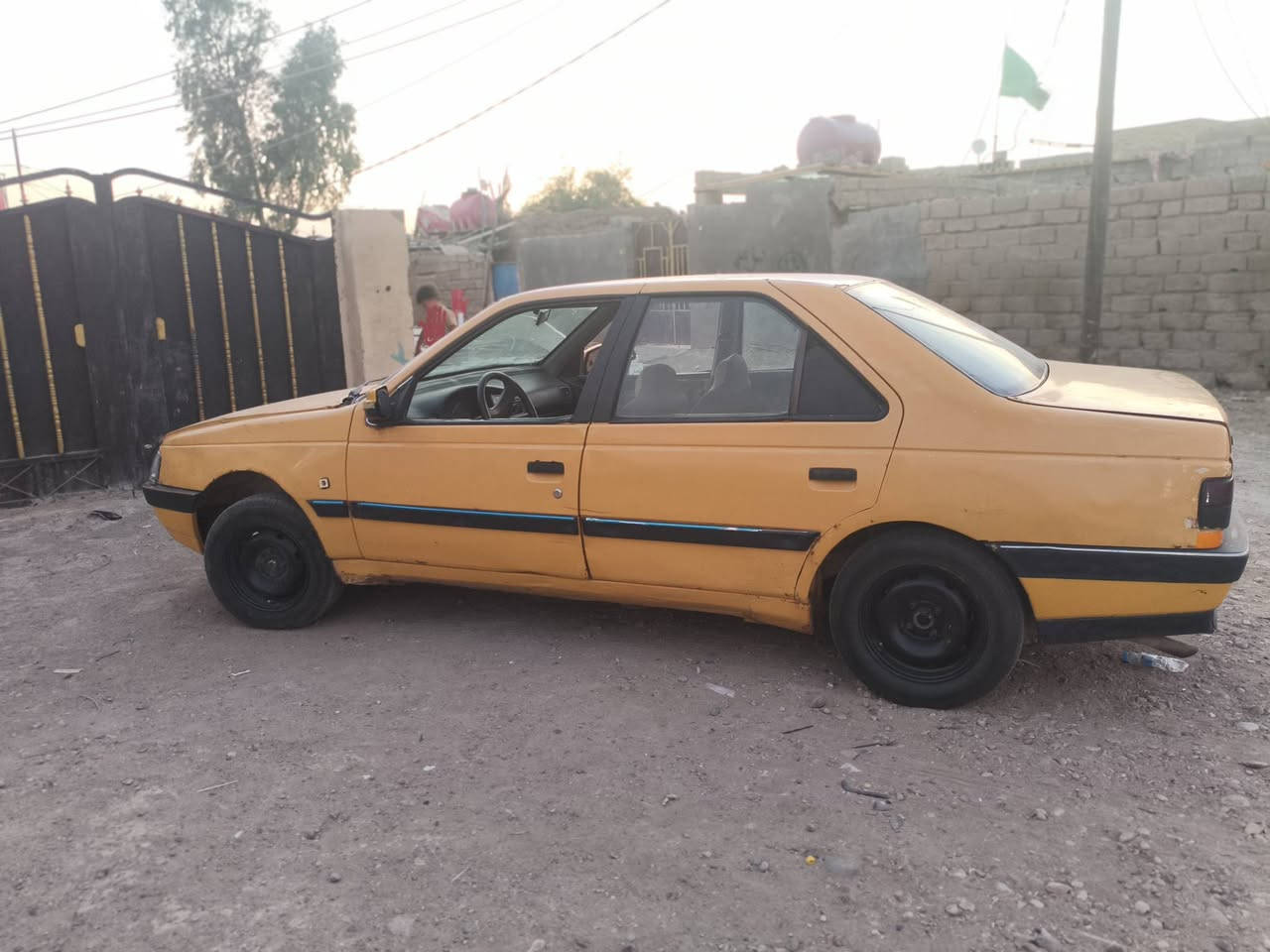 سياره بيجو 405 بدون ارقام للبيع للاستفسار الاتصال على الرقم ***********
