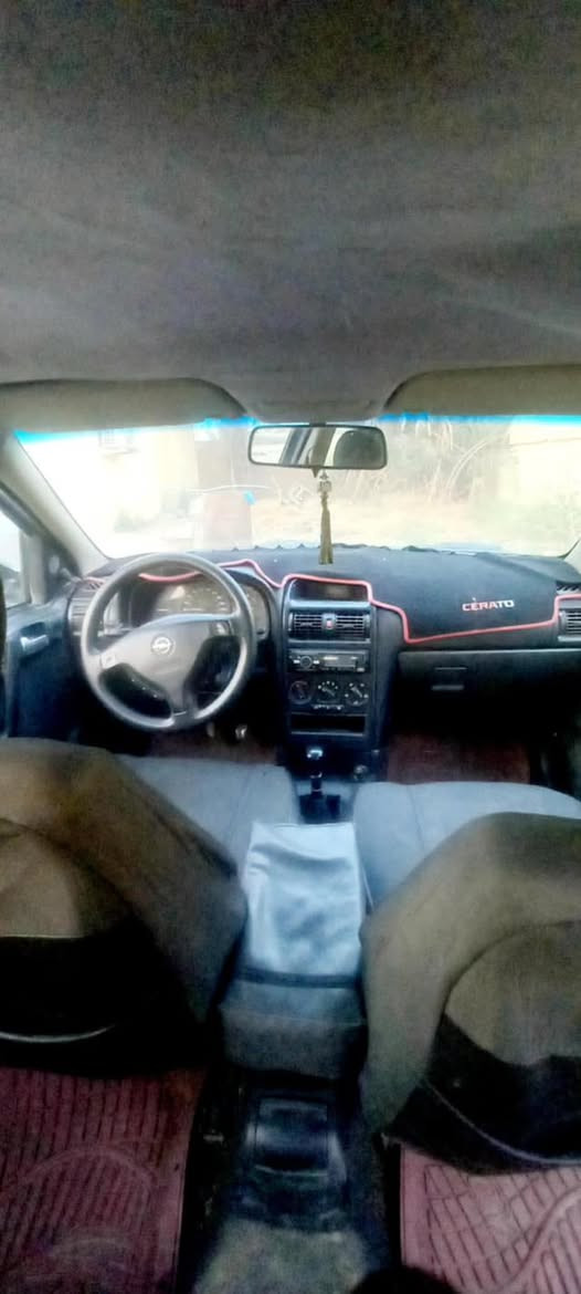 السلام عليكم
سيارة اوبل استرا حديث 2002
🔹محرك شرط لا بخار ولا صرف 
🔹گير شرط
🔹جام كهرباء والكهربائيات كلها شرط
🔹تبريد تدفئة شرط 

🔷المحرك 16 ابو القبق الاسود المرغوب 
🔷الكير فول عادي وضع الوكاله 
🔷شرط التحويل
🔷سنوية 2027 
🔷لون زيتوني كشرها مابي لا صبغ لا معجون لا خياس 
فقط لونها جارد 

🔹السعر 34 وبي مجال
🔷***********
