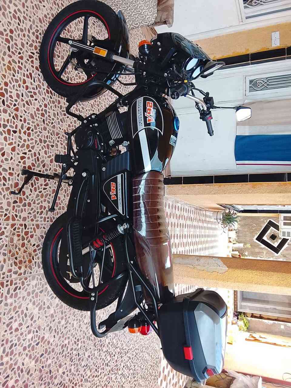 دراجه دايوان اوراق سكنر صارلها 15يوم من طالعه من الوكيل دراجه مكفوله من الشخط دراجه زيرو بمعنه الكلمه المكان ديالى الخالص حي العصري متواجد خاص السعر 1475وبيها مجال بسيط رقمي ***********
