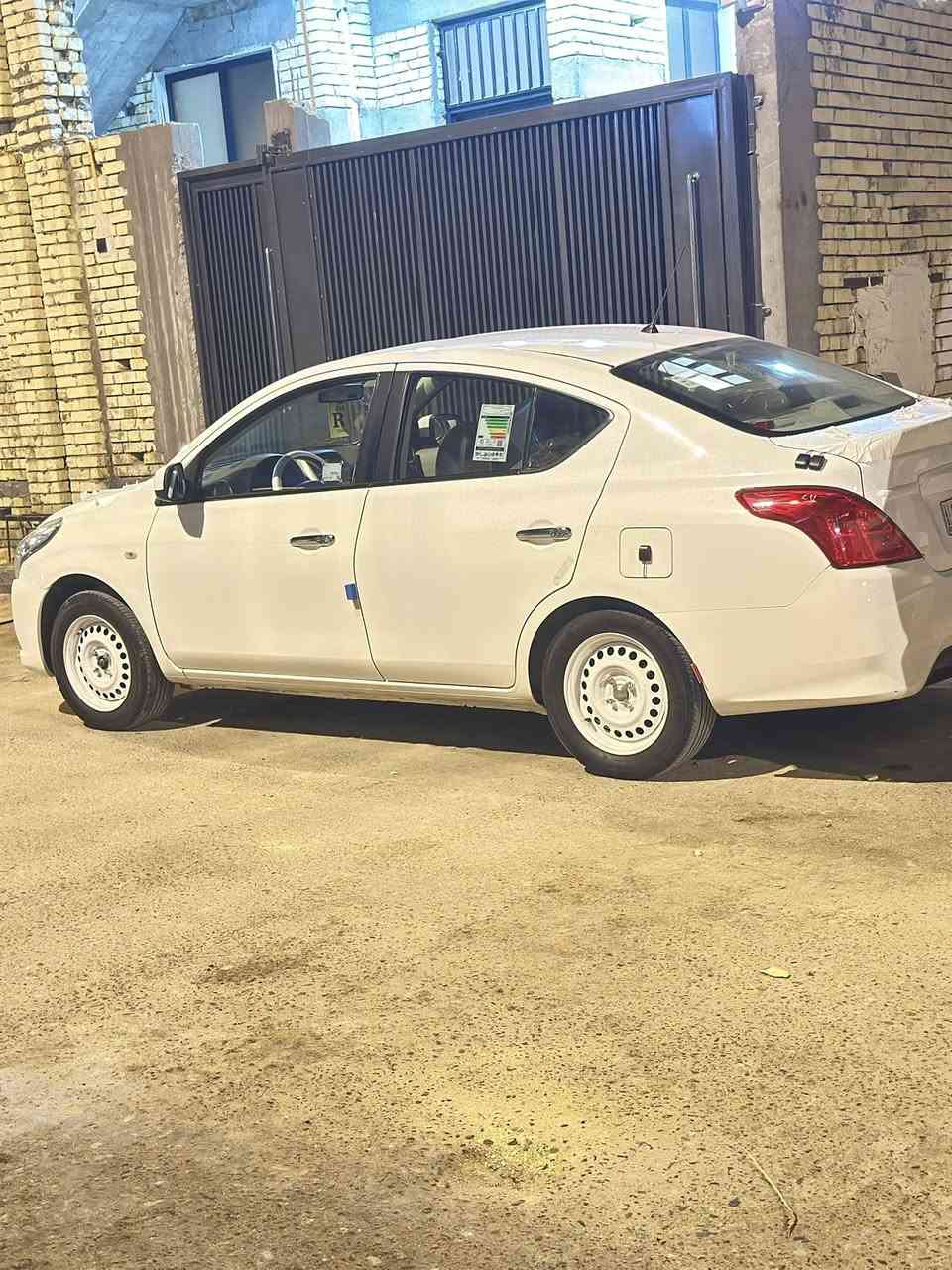 سلام عليكم نيسان سني هندي بليته زركه مديل 2023 سياره زيرو ماشيه 26 الف سياره بيه ضربه بل صندوك خفيفه وراجعه بارد بيه صبق قليل وباقي كفاله عامه السنويه السنه 2030 السعر 126 وبيه مجال عنواني بصره ياسين خريبط رقم *********** وشراي بيه خير ويدلل
