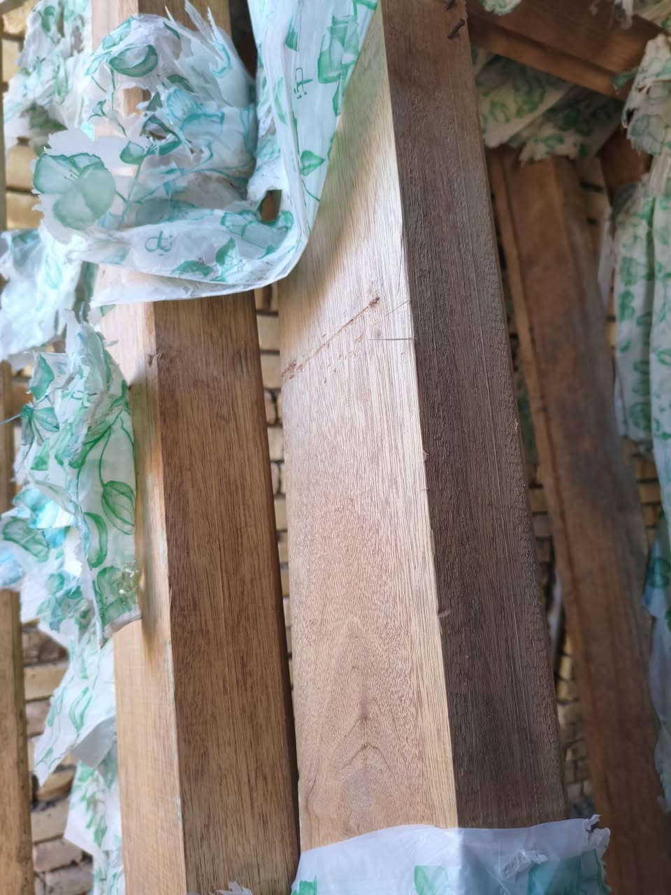 جراجيب ابواب خشب جاو للبيع عدد 5
250سم  بعرض 100سم.   3قطع
250سم بعرض110 سم       2 قطع 
للأستفسار الاتصال على الرقم ***********
