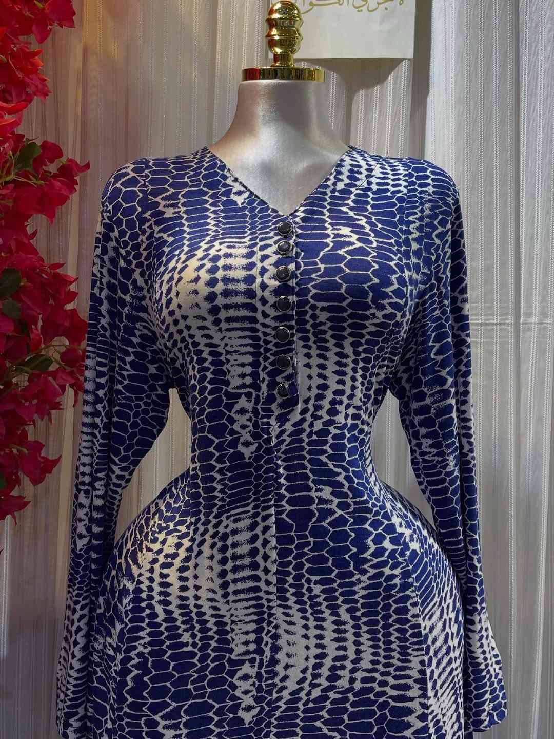 ‼️لكثره الطلب تم تكرار الموديل ‼️
السعر :  20 الف 
والتوصيل مجاني داخل الكوت 
القياسات 2XL/3XL/4XL/5XL/6XL
📥 للحجز: راسلي الصفحة أو اتصلي على: ***********
📍 العنوان: الكوت - شارع الهورة - مجمع الساعة الطبي.
🚖 التوصيل: متوفر داخل الكوت ولجميع 
المحافظات

