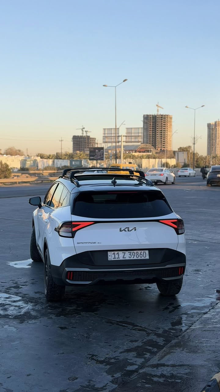 Kia sportage Xpro Prestige
كيا سبورتج اكس برو برستيج تو كلر
موديل 2023
مكينه 2.5 دوش
ماشيه 22,000mil
اعلى فئه بالسبورتج 
فور ويل
كامرات محيطيه 360ْ
رادارات توقف ذاتي
حساس امامي خلفي
تحديد مسار 
اوتو هولد
اوتو ستوب
نظام منحذرات
هاند بريك اوتو
جنطه شفط
شاشه ديجتال 4 وضعيات
4 انظمه للقياده
بانوراما 
ويل 17 تاير جبلي بلادي
تبريد قطعتين
كشنات جلد تدفئه وتبريد
خزن ميموري 
ستيرن تدفئه
شحن لاسلكي
الخ.. 
حادث السياره 3 قطع 
بنيد + جاملغ السايق +باب السايق
مكان السياره بغداد الدوره او الكراده 

‭0773 180 4969‬
السعر : 200$ وبيها مجال للشراي
‼️لايتات فول LED وكلهن شغالات بس بالتصوير مامبين .
