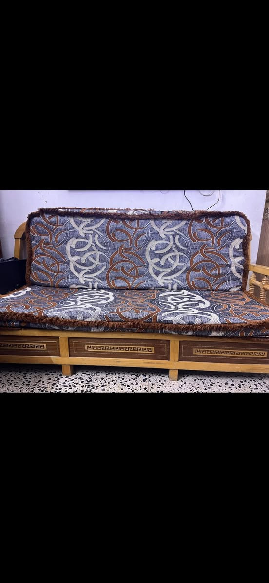 تخم للبيع تسع مقاعد سعر 270  *********** مكان بغداد
