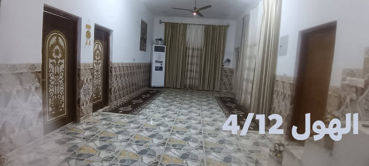 سلام عليكم بيت البيع   في واسط منطقه البسروكيه 
البيت زراعي 
يتكون من 3 اغرف 
استقبال  مطبخ
مساحة البناء180
بيه حديقه داخل البيت 100متر
الشراي يتصل وبيه خير ويدلل 

السعر خااص 
***********
