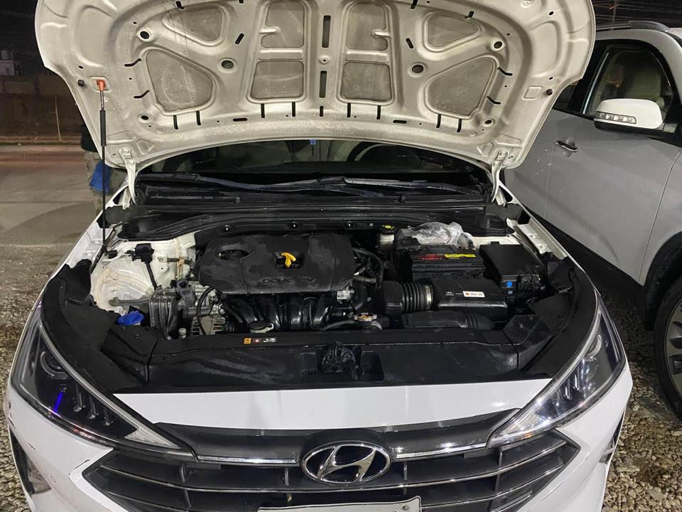 النترا 2019 شكله 2020 خليجي للبيع
رقم اربيل لون ابيض 
مكان السياره النجف 
مكينه 2000 دوش
يدات نيكل 
كامره خلفيه 
شاشة كبيرة 
فتحه سقف 
اشاير بالمري 
مري شفط
التبريد خلفي وأمامي 
وضعيات قيادة سبورت  +ايكو  + عادي
سياره ماشيه 163264
حساسات امام وخلفي 
‏Apple car 
لدات ثلجي
سياره مابيه اي صبغ فقط هذني طخات بسيطة مثل ماموجود بصوره .
السعر 152 وبيها مجال بسيط
رقم تلفون وتساب *********** 
للمعلومات الدعاميه خلفيه بيه تكسر وبدلته جديده والقديمه موجوده ودعاميه اماميه بس كلبسات مكسره سياره برغي مامفتوح بيه .
