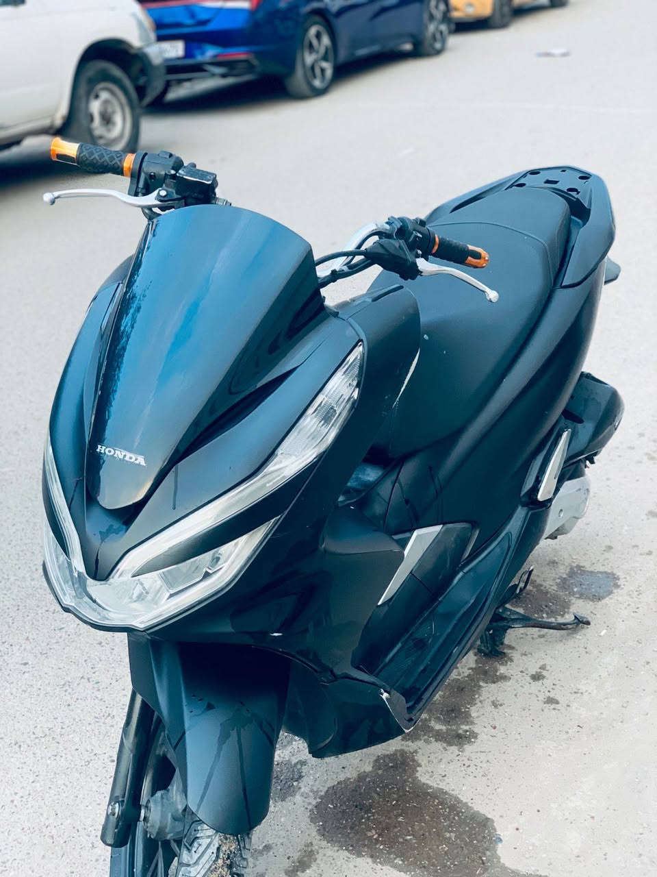 سلام عليكم دراجة pcx جيل ثالث قبل اسبوع نازلة من الرمبة مكاتبة موجودة دراجة مكفولة كفالة عامه دجي تفحص جيب الف فيتر  سبب البيع احتاجيت فلوس سعرها ١٦ مكاني بغداد لاعظمية لتواصل بي واتساب *********** الخاص وتعليقات مارد
