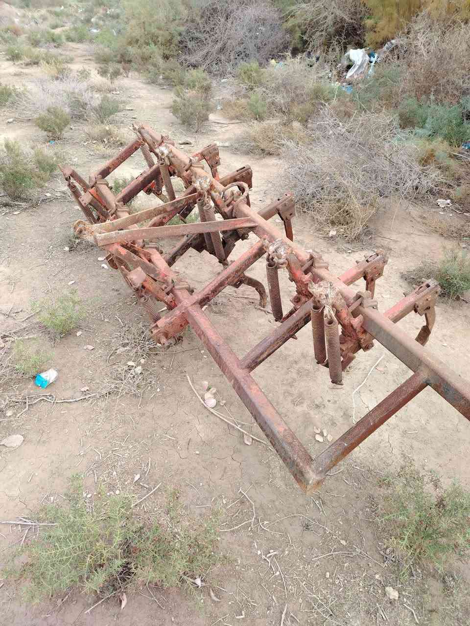 السلام عليكم عنتر 88 مع معدات للبيع المكان شيخ سعد ***********
