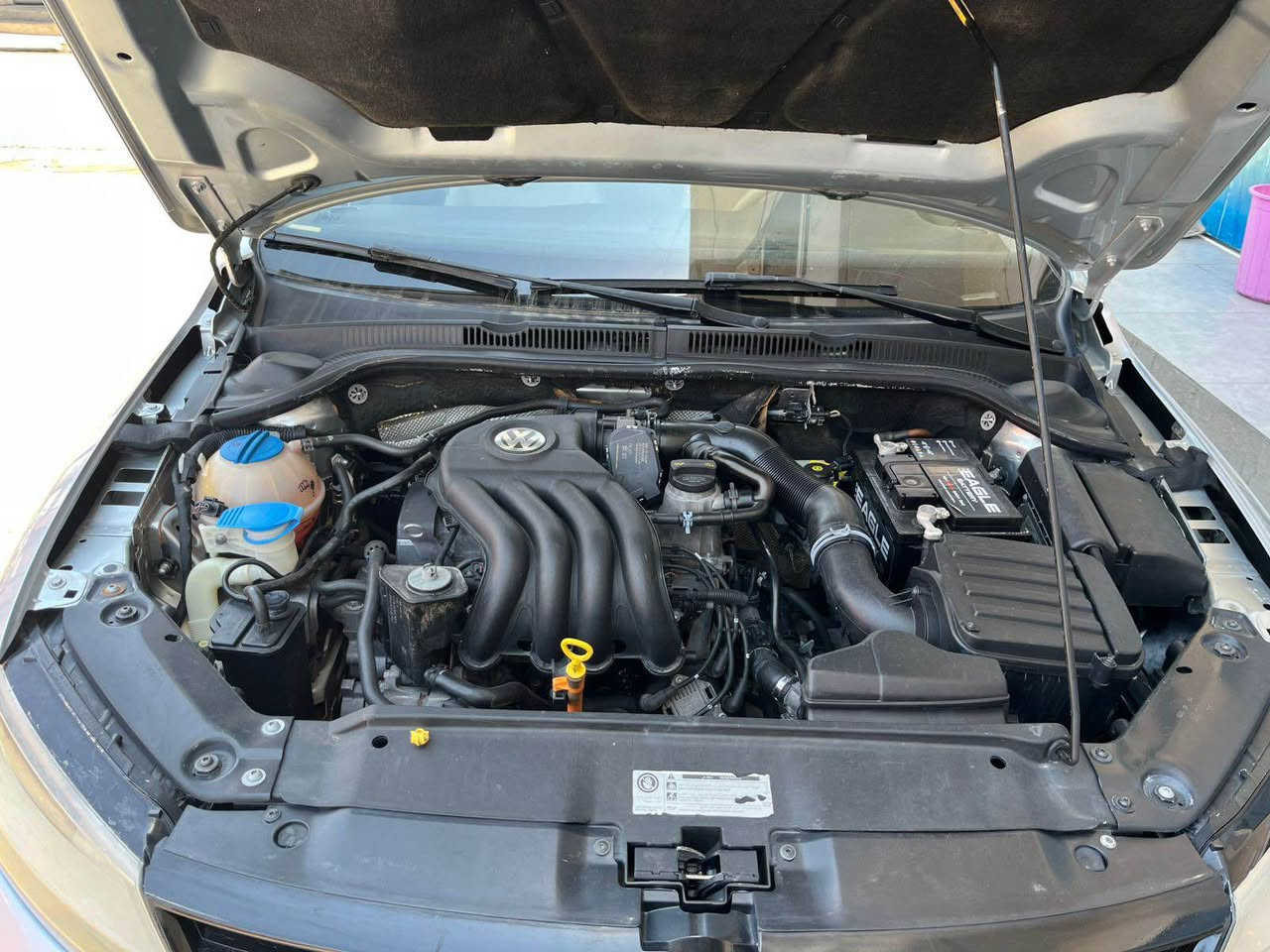 VW JETTA 🔥
جیتا خلیجی 
مەکینە ٢٠ بێ توربوو مەرخوب
مودیل ٢٠١٥
بێ دەعم و سبخ کلین
داخلی زەر کرێمی
تحکم ستێرن 
شاشە کامیرە
گێر توماتیک & سبورت
ویل شریکە
گێر و مەکینە ب شەرت 
رەقەم اربیل تحویل ب شەرت
ــــــــــــــــــــــــــــــــــــــــــــــــ
سعر ١١٠$ و بیجەکا مجالی
***********📞🚗 دهوك, العراق
