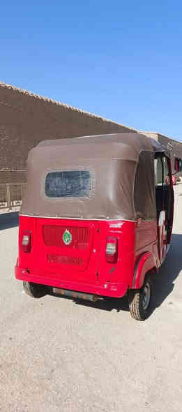 السلام عليكم تكتك 22 شهر ال 11 سنويه وارقامهة بابل   طالعات بس مامستلمهن  التكتك معمره بس خياسات ومصبوغه عام للجماليه  السعر 8 ملايين و 250 وبيهة مجال مكاني الحيدرية 
***********
