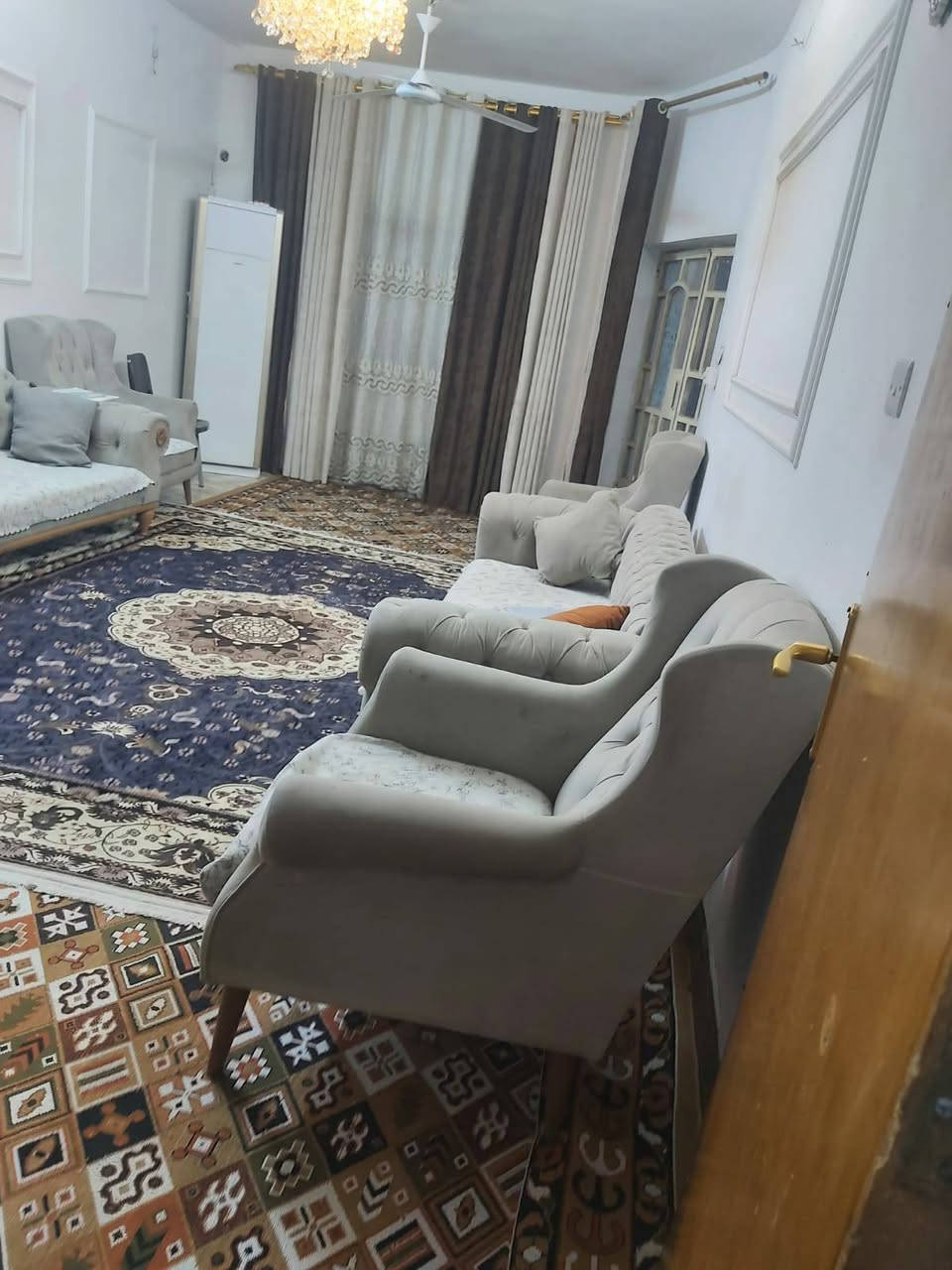 بيت البيع ١٥٠ متر ام نجم مقابل مدرسه مالك الاشتر طابق ونص ***********
