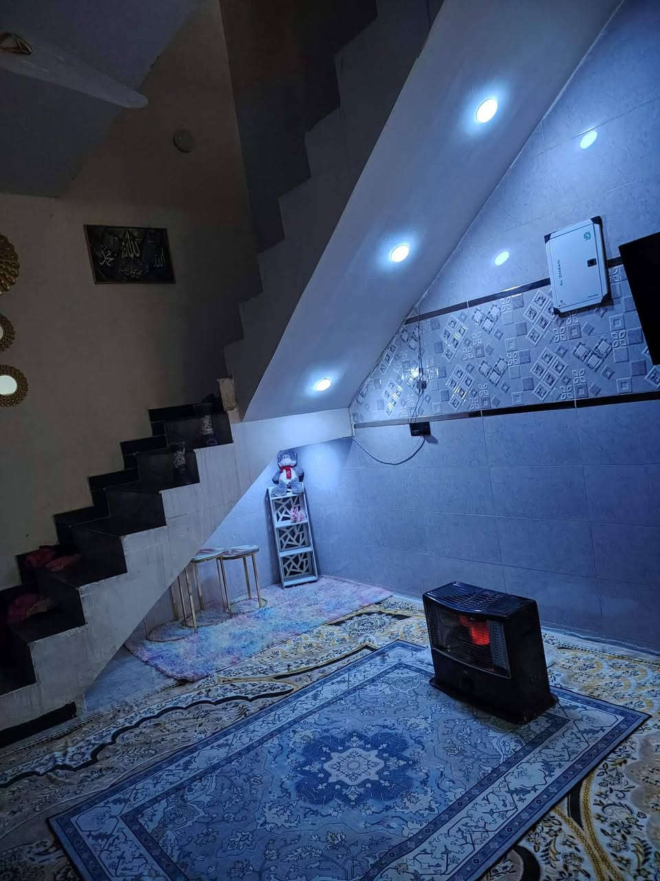 السلام عليكم البيع ١٠٠ متر طابق واحدمجمع السلطان الرابع يرهم مراوس ٥٠(٦٠ متر (***********? السعر 100
