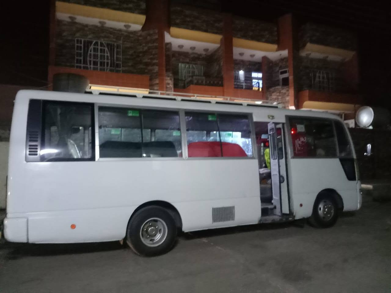 للبيع 🚍
كوستر Nissan Coaster موديل 2006
باب الحارة / 30 راكب
بانزين + غاز
كير ومحرك شرط 👌
رقم أبيض
سنوية جديدة
ملاحظه / الرقم انكليزي محدث لسنه 2031
مصفرة وغرمات ماعليها
السيارة مرتبة ونظيفة وتصلح للشغل والسفر 👍
للتواصل والاستفسار:
📞 ***********
📲 واتساب متوفر
