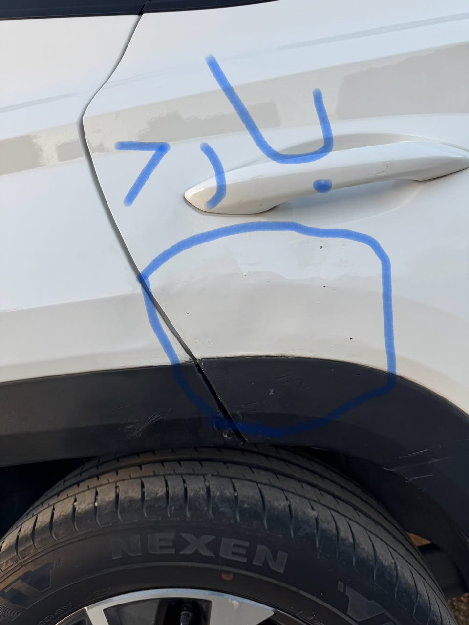 توسان موديل 2024 خليجي رقم بغداد باسمي(شخصيا)
بيهه بس بارد كد شبر باب الخلفي عكس السايق الباقي كفاله

مواصفات السياره فول قماره حديد 

بصمه تشغيل وابواب 

كشنات كهرباء 

داخل ملكي بس شادلهه دوشمه بس دوشمه كلفت500 الف

دشبول ايباد 

شاشه ابل كار بلي 

حساسات امامي خلفي 

كامره خلفيه دواره 

درايف مود 3 وضعيات 

اوتو هولد 

تشغيل كامره اثناء القياده 

لد خلفي 

لد امامي 

تحكم ستيرن 

ترحيب مري ويدات 

________

الباقي معروف 

مكان السياره بغداد السعر 220 وبيها مجال 

*********** 

متواجد واتساب او اتصال
