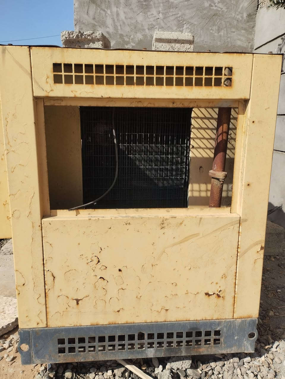 السلام عليكممولظ بيركنز صيني باب الاول نظيف جدا شغال اي نقص مابي 37kv,امبير150
كاتم ثري فيز
الشرائح يتصل ***********
