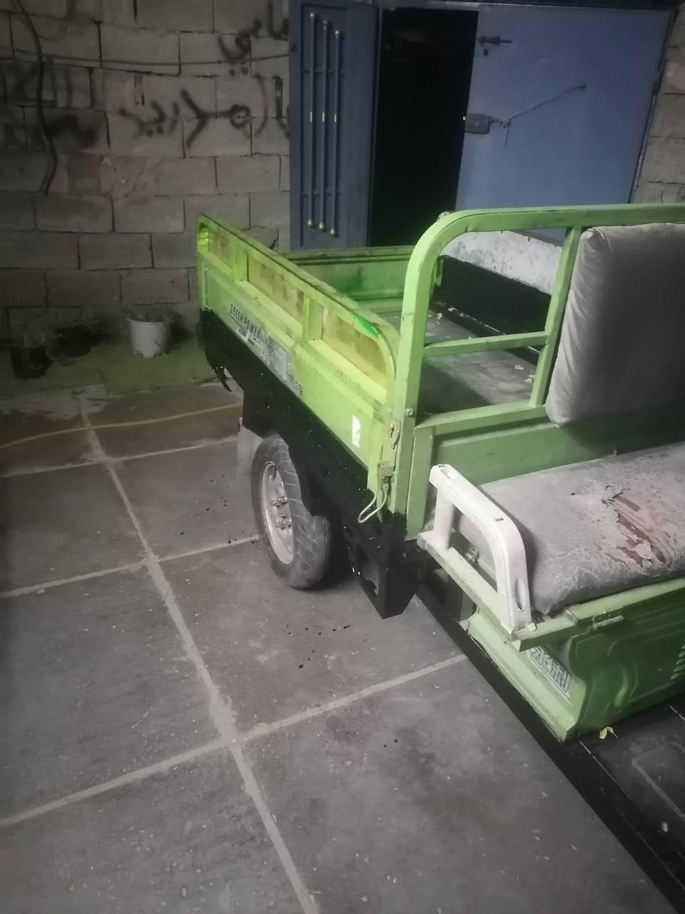 ستوته شحن باتريات جديده كله شغاله السعر سبعميه الف بغداد الراسه العبيدي ***********
