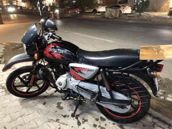 بوكسر ٢٠٢٣ رقم انكليزي بسمي تحويل ثاني يوم دراجه عليها ادامه وايدي بيها كلجات جدد كابريتر جديد كل غراضها باجاج الاصلي معدلها كلش حلو دراجه خير من الله بالحقيقه احلى من صور عارضها ٢٢٠٠ مكاني بغداد شعب رقمي ***********
