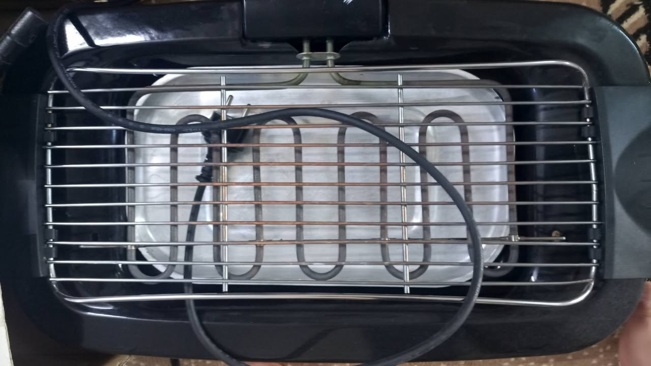 السلام عليكم غراض للبيع منقل كهربائي ومنشار كص لحم ودجاج..... ودينمو الاتصال عل رقم***********
