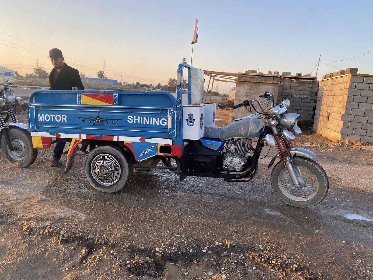 السلام عليكم ستوتات ٢ للبيع الزركه ب مليون و٤٠٠ والبيضه بمليون و٦٠٠ اوراق اصولي البيض محرك كارتون ماعوزهن اي شي وهاذا رقمي ***********
