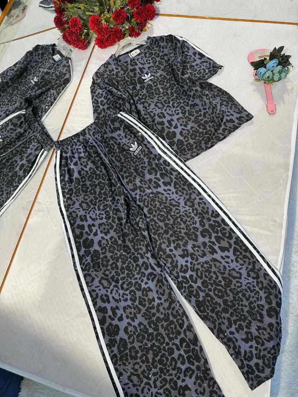 وووصل الجماال وترند الموسم ♥️
سوت نسائي 
يجنن 🔥🤍

الخامة  قطن  

توصيل لجميع العراق ٥
القياسات M L XL 

#سعــــــــــــره مناسبببب


**إذا كنت صاحب هذا الإعلان وتريد حذفه لأي سبب، رجاءا أرسل رسالة إلى الدعم الفني**