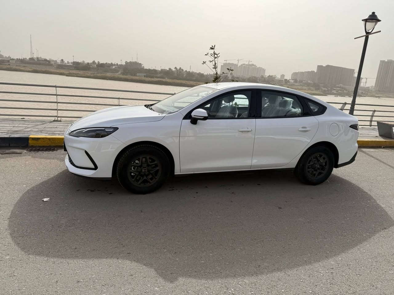 السلام عليكم للبيع سيل 5 مرقم بغداد ماشية بس رحت رقمتها كامل ملحقات ب19٫500 قفل جديدة السيارة للاستفسار الاتصال ***********
