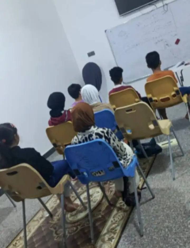 باقي 19 يوم لامتحانات نصف السنة يعني مابقى شي التريد دورة رياضيات سادس ابتدائي تحجز يمي كلها تعرف تدريسي و كل سنة نسبتي 100 %بالوزاري اتعب وي الطالب كلش بحيث ماكو طالب يدخل عندي  دوره ويرسب طلابي درجاتهم تخبل اني معلمة متعينة يعني مو خريجة و گاعده بالبيت 🌸
الما تحجز بهاي الايام وتجيني قريب الامتحان كلش ما استقبل
لان عندي وجبات هواي والناس الحاجزه بالبداية اكيد الها الاسبقية مكاني بالثوره للحجز اتصال واتساب *********** ماعندي وقت للمحادثات الطويلة، ناصرية, ذي قار
