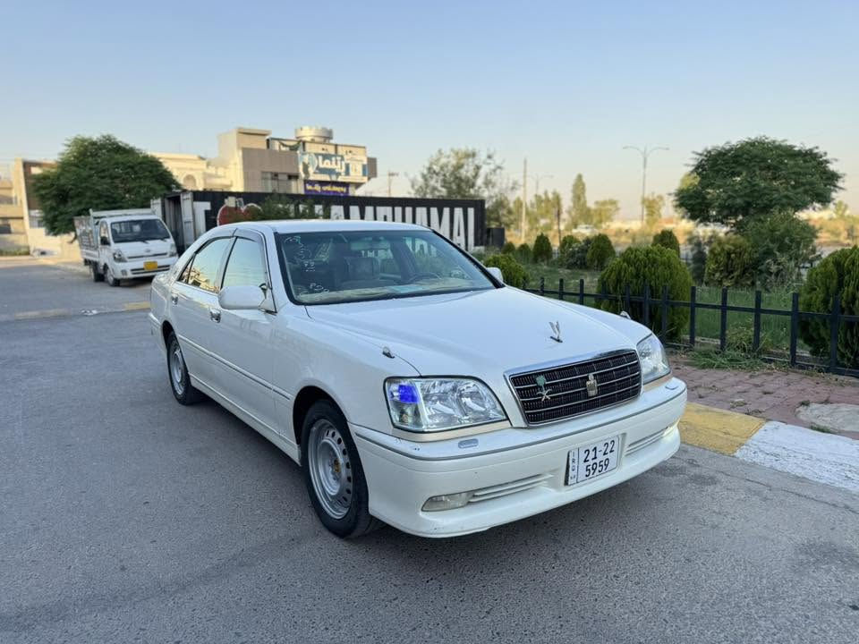 سڵاو لە هەموو لایەک مەلیکە بڕاوە خوار هەموو  بازار مواسەفات سەلاجە ،پەردە چوار دوگمە چوار کوشن کارەبای دواو پێش کریستاڵ پێ چاڵ و چۆڵ گێرو مەکینە بە شەرت بیڤۆڕ برێکی بەستراوە بێ تەقەو رەقەیە
سعر / ۳٥ گەڵاو مەعامەلە
شوێن / چەمچەماڵ
ژ.م/***********
